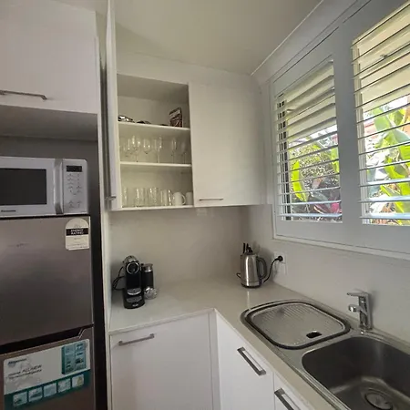 Tropical Ground-Floor Retreat Cairns Apartment Exterior photo